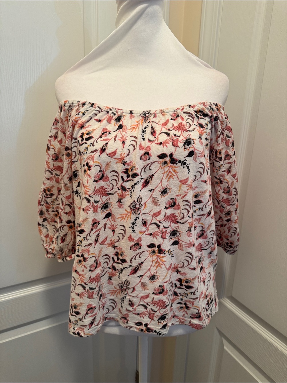 LOFT White Floral Off-Shoulder Blouse with Pink and Black Accents - Women’s S